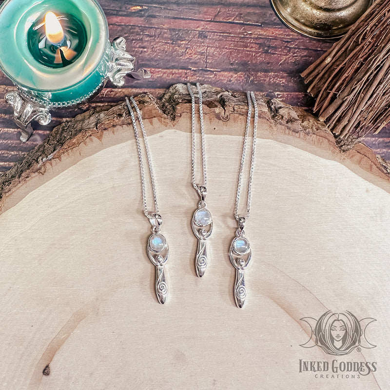 Load image into Gallery viewer, Drawing Down the Moon Goddess Necklace for Feminine Energy
