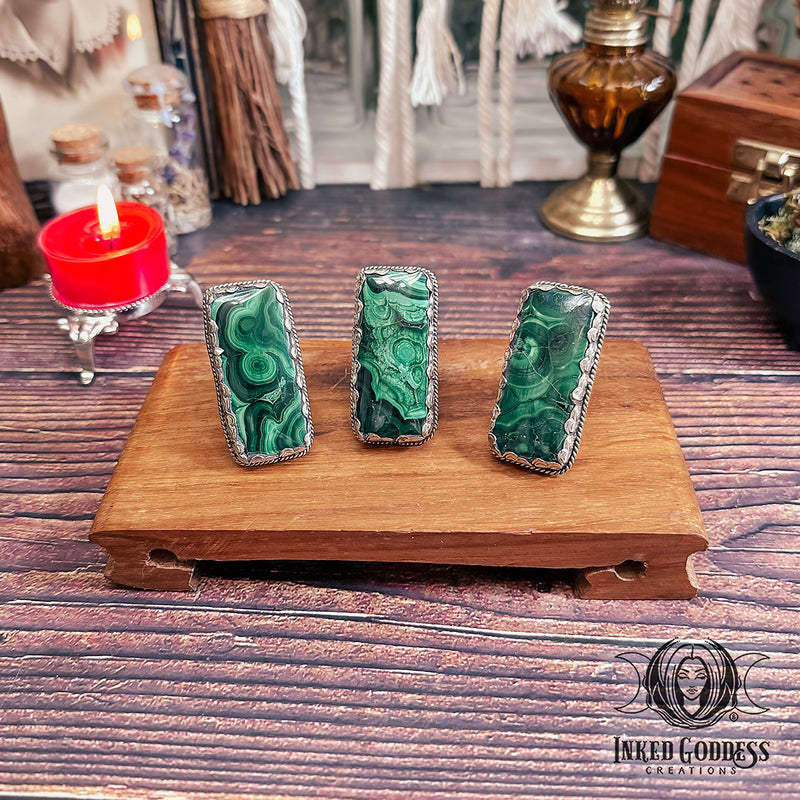 Load image into Gallery viewer, Malachite Tibetan Ring for Loving Energy Flow
