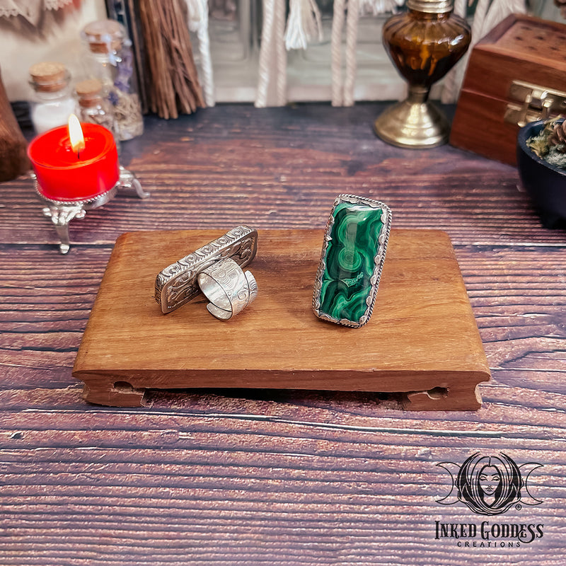 Load image into Gallery viewer, Malachite Tibetan Ring for Loving Energy Flow
